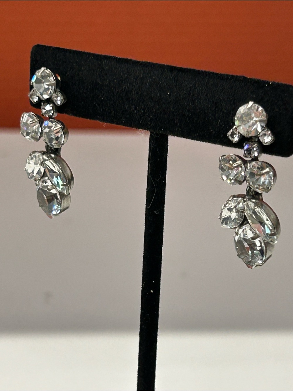 Gorgeous vintage Sorrelli clear crystal earrings
